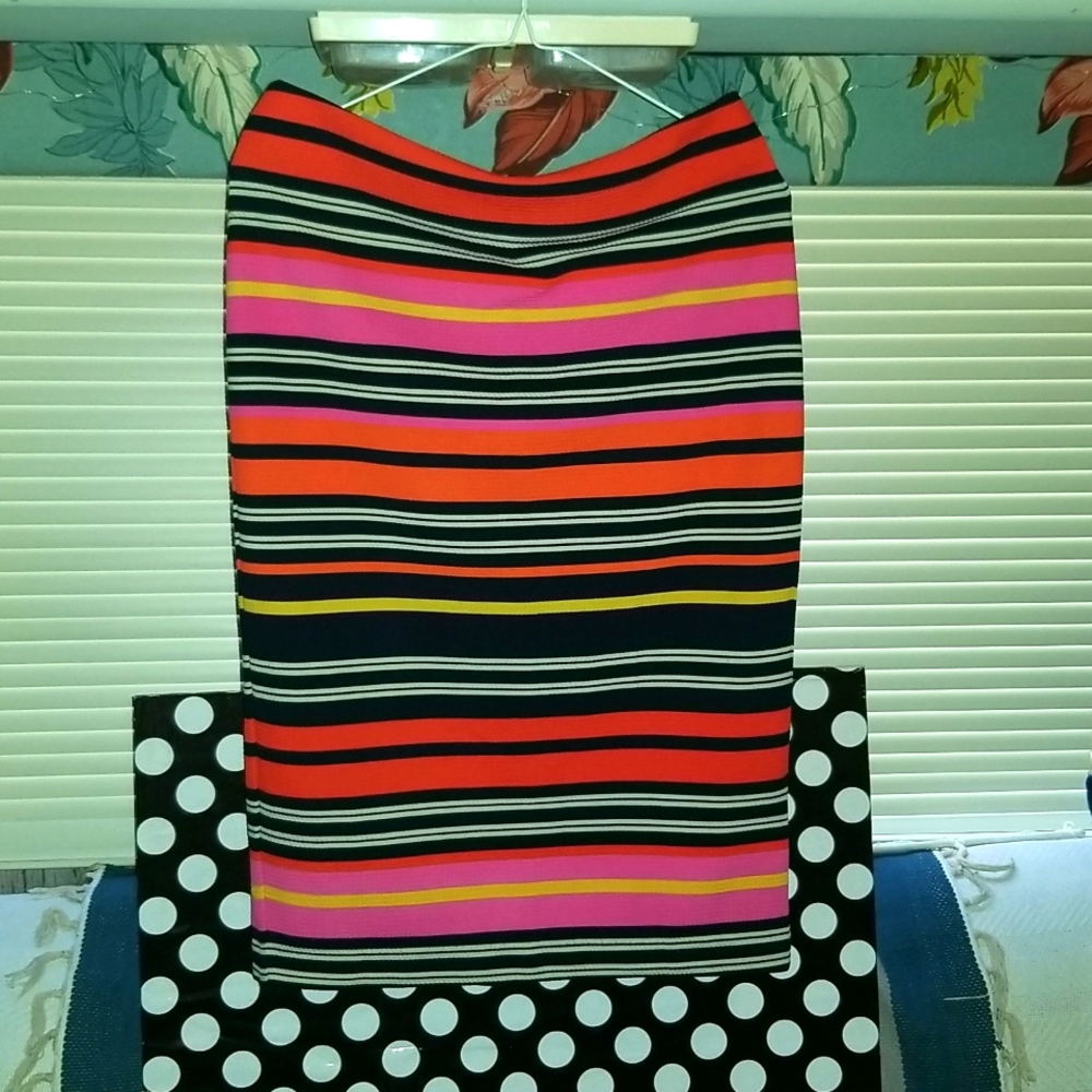 ECI Slip on pencil skirt